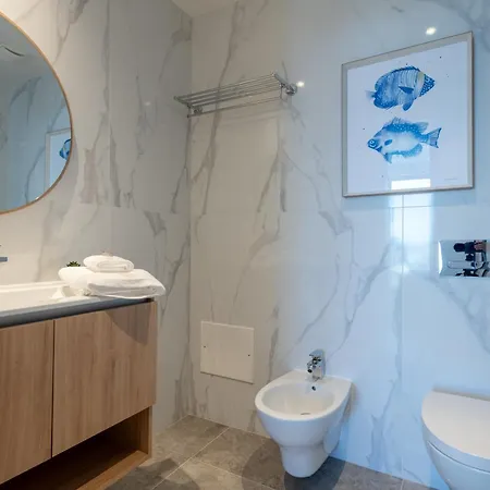 The King By Sam Apartman