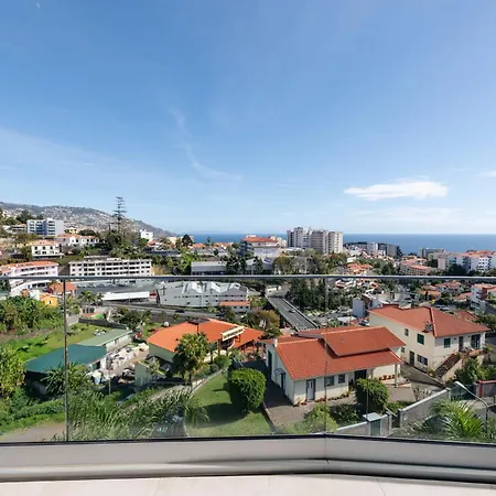 The King By Sam Daire *