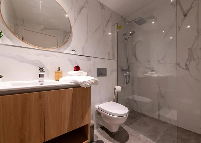 The King By Sam Daire