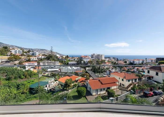 The King By Sam Daire *