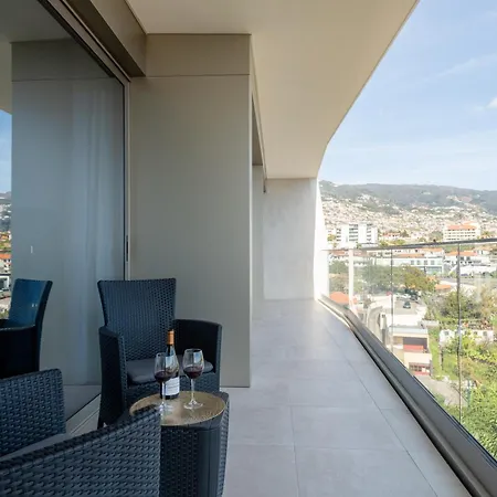 The King By Sam Funchal (Madeira)