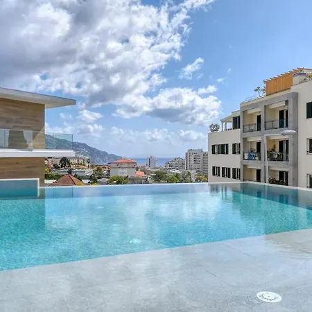 The King By Sam * Funchal (Madeira)