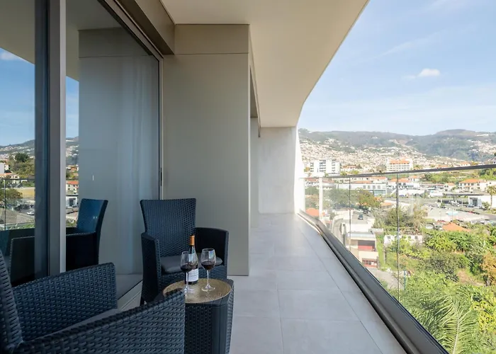 The King By Sam Funchal (Madeira)